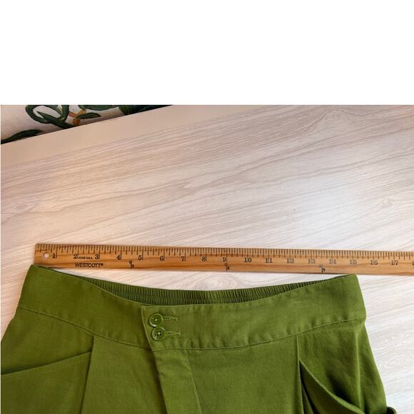 CAbi High Rise Traipse Short Linen Blend Style 6398 in Avocado Green Women Sz. 6 - Picture 8 of 12